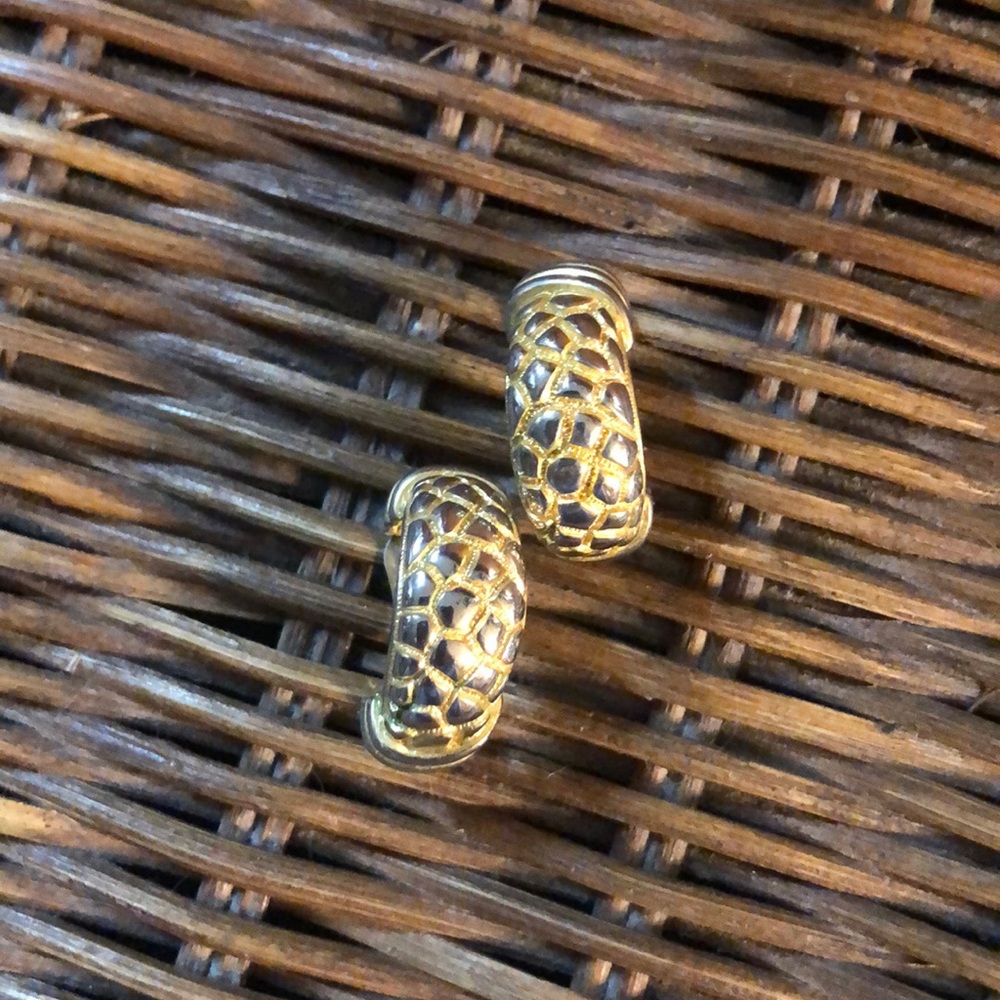 Vintage textured goldtone hoop earrings